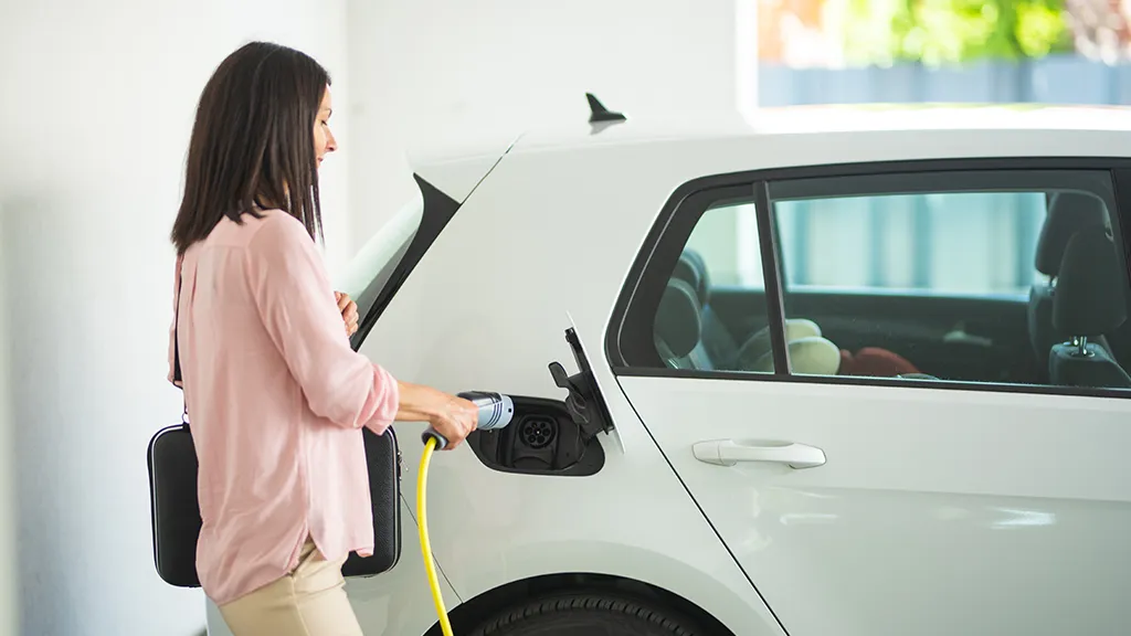 Can I Use a Solar Power Panel to Charge My Electric Vehicle?